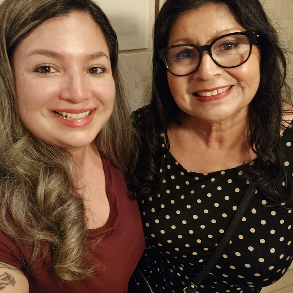 Meet your Buyer/Seller, Holly - Picture 5 of 8